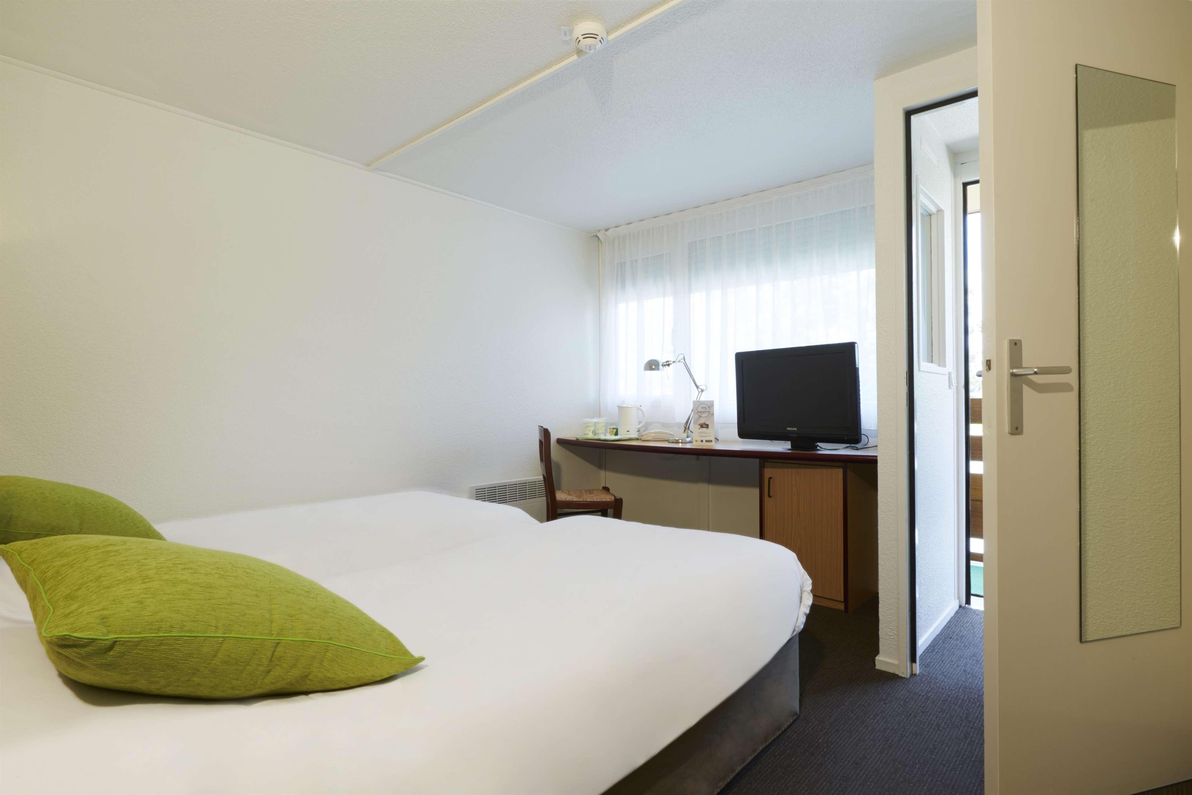 Campanile Lille - Lomme Hotel Exterior foto