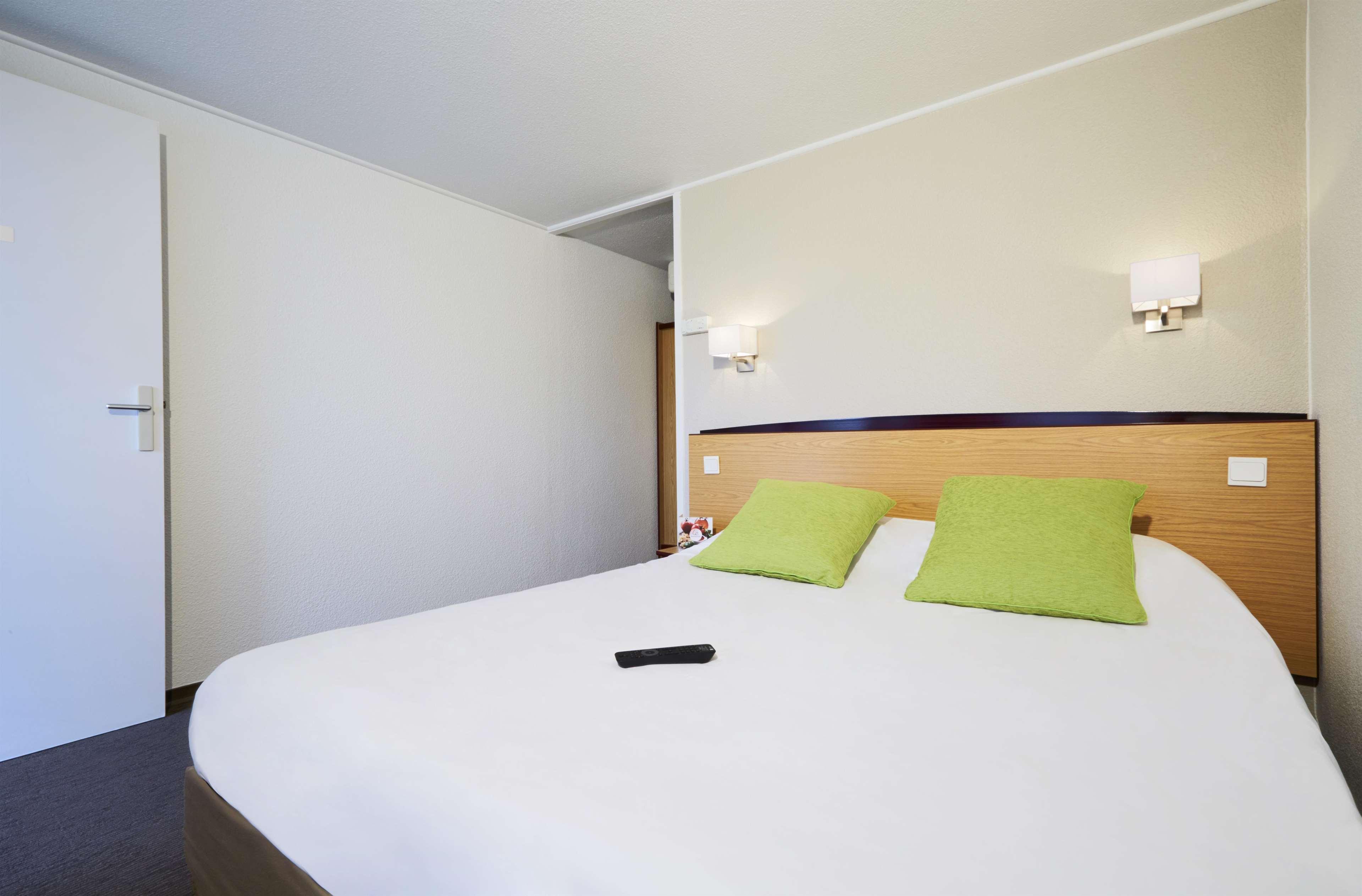 Campanile Lille - Lomme Hotel Exterior foto
