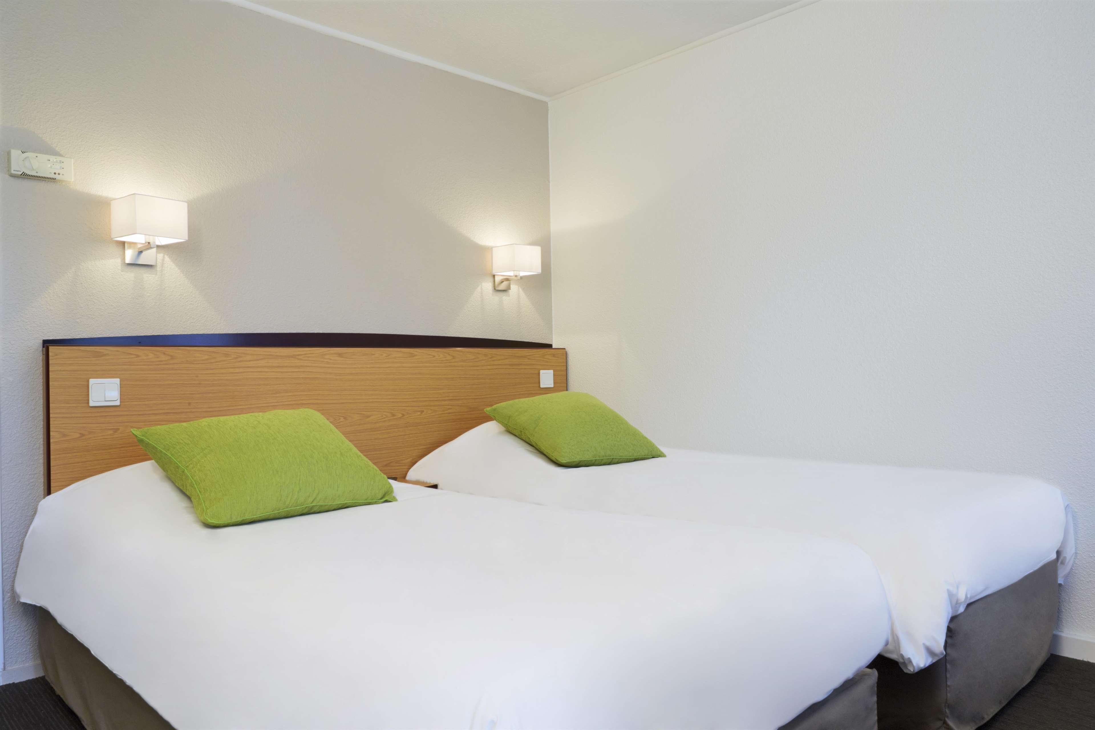 Campanile Lille - Lomme Hotel Exterior foto